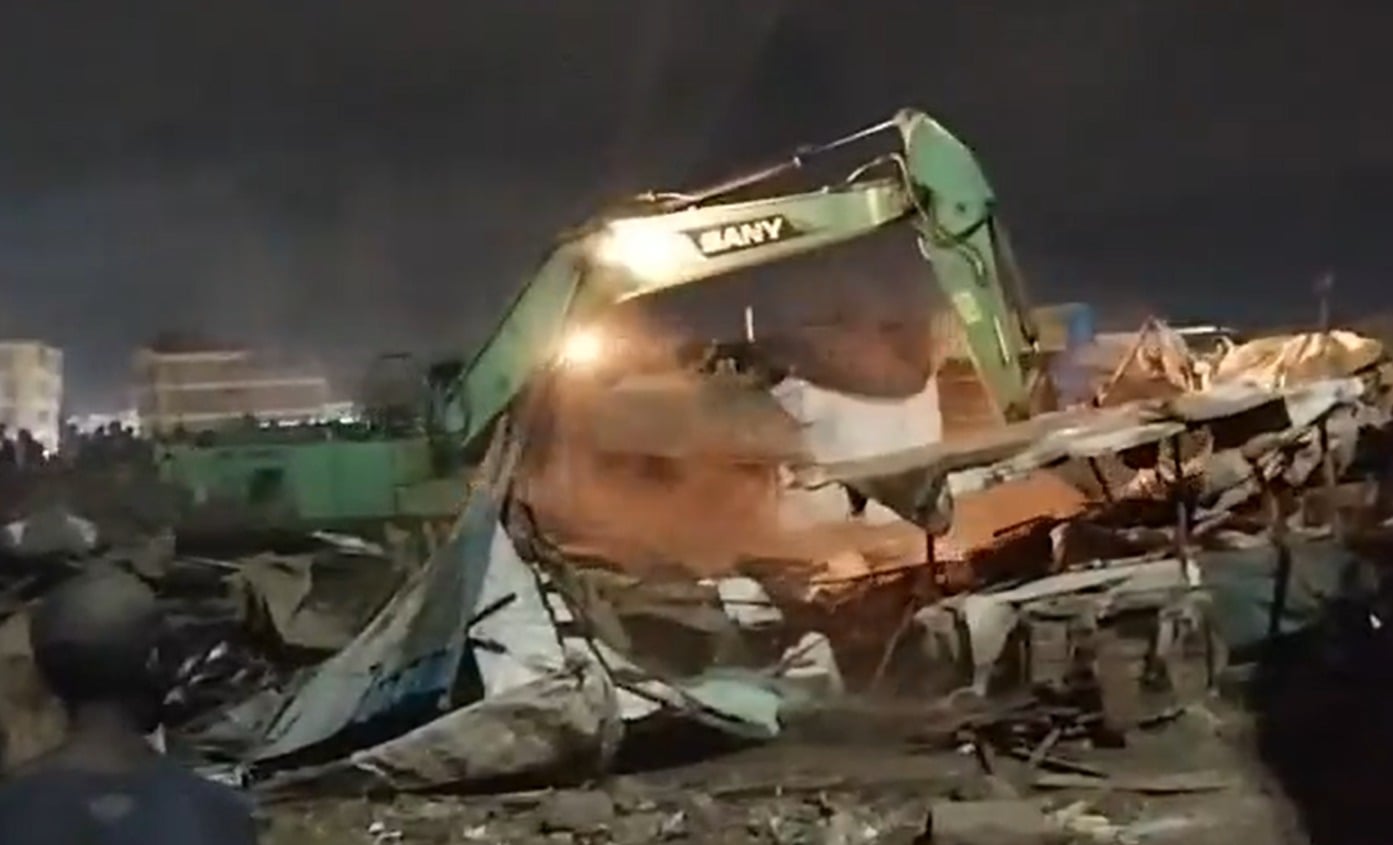 File image of KeNHA excavators demolishing structures in Githurai 45.